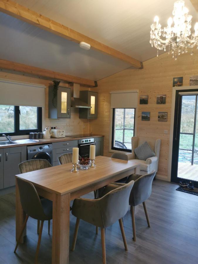 Boyhollagh The Lodge Mountain View Log Cabin , Attymass Ballina מראה חיצוני תמונה