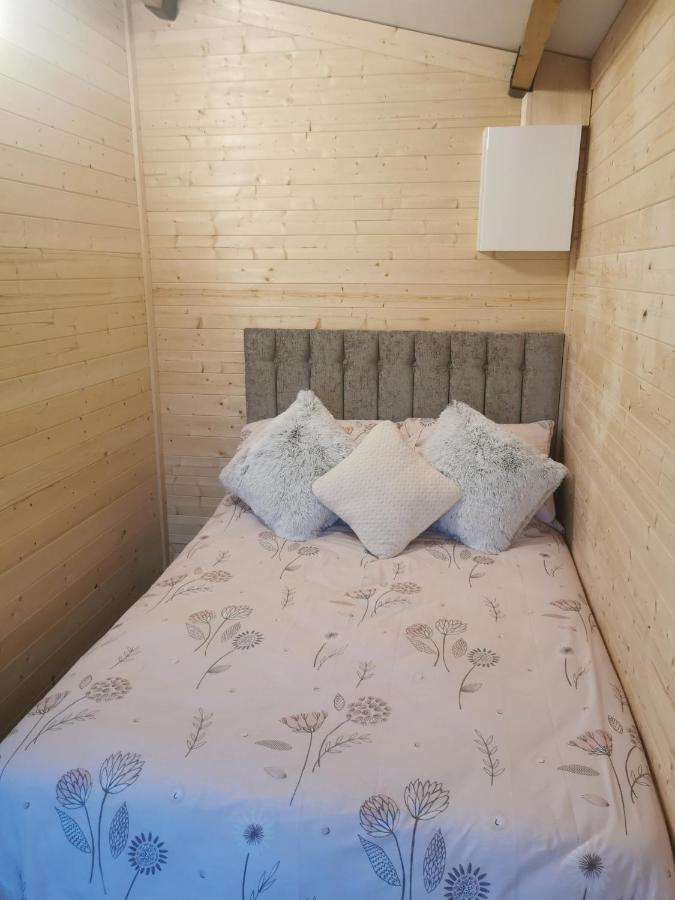 Boyhollagh The Lodge Mountain View Log Cabin , Attymass Ballina מראה חיצוני תמונה